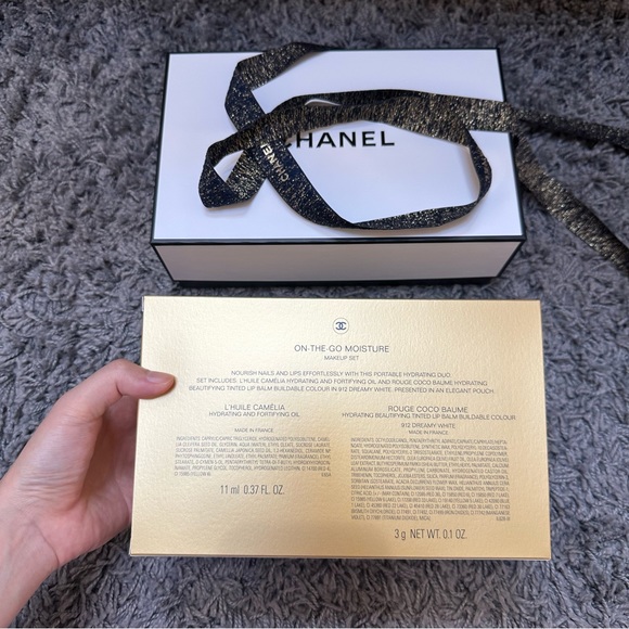 CHANEL HOLIDAY GIFT SET ON THE GO MOISTURE LIMITED BAG NEW with BOX - Picture 6 of 6
